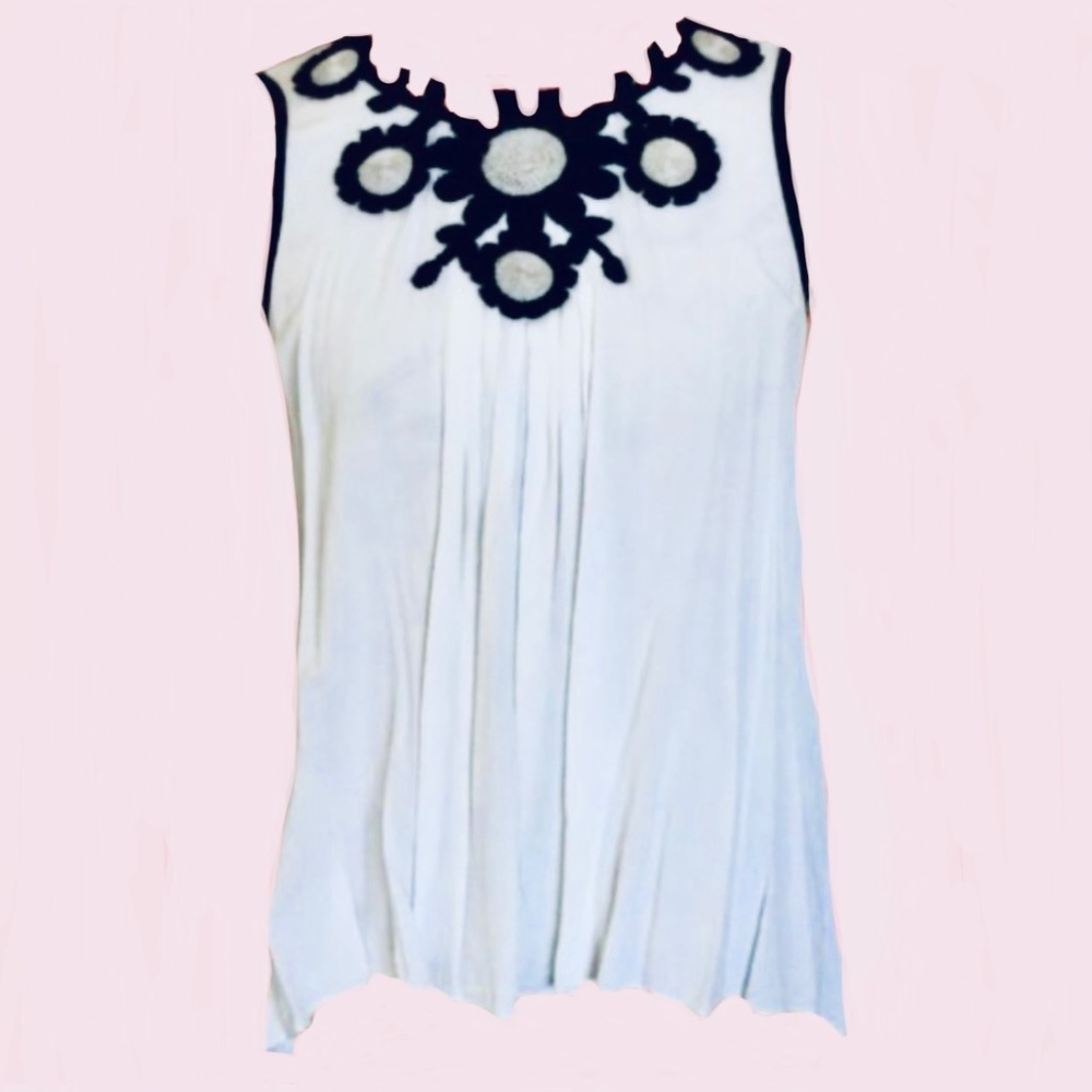 Max Studio Floral Embroidered Scoop Neck Top Blouse